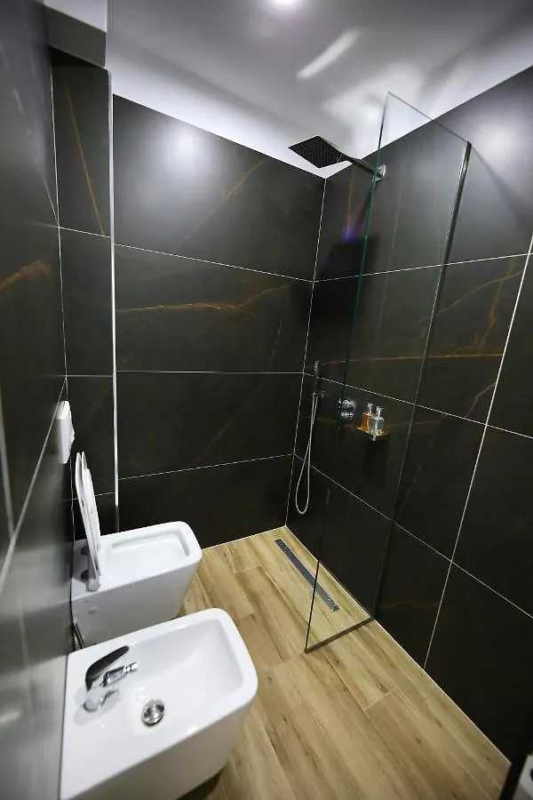 לינה וארוחת בוקר Vlorë Ulcas Guest Huse 0*,